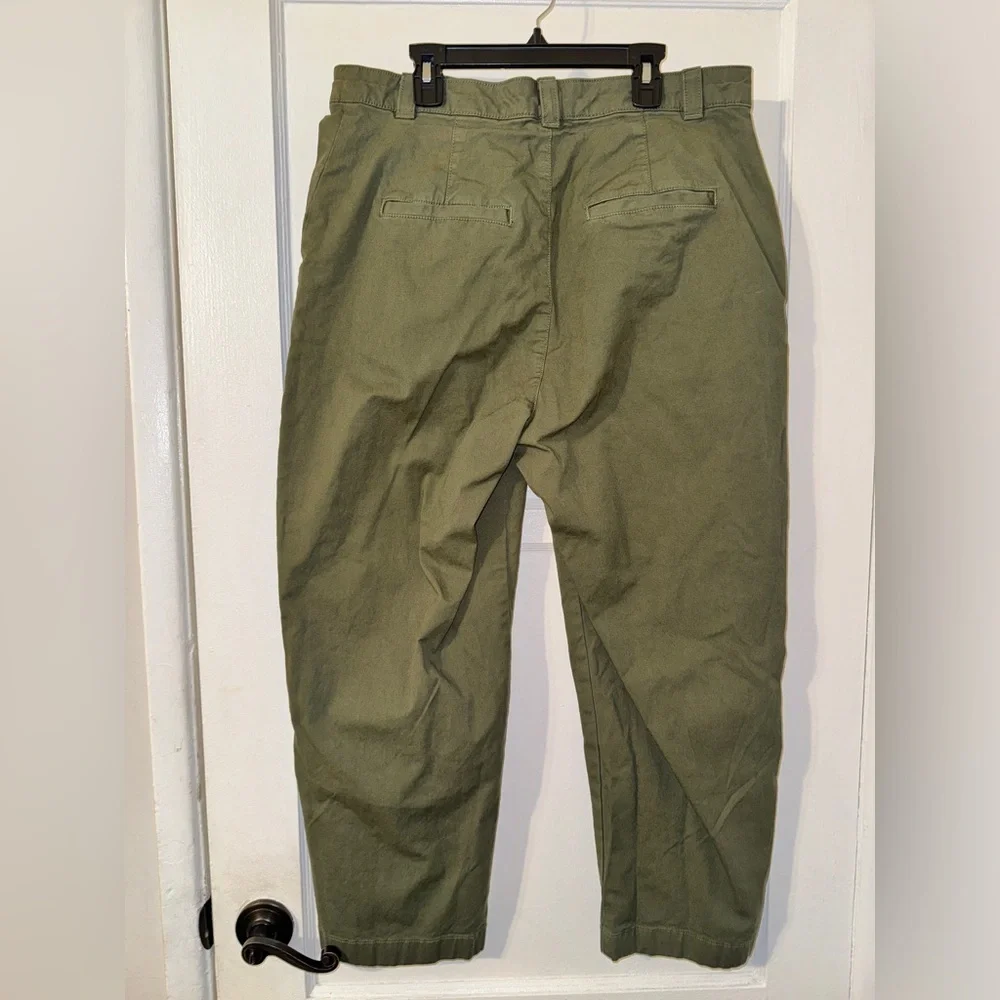 Gap Green Staight leg khaki Pants size 12